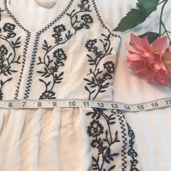 American Eagle Outfitters Halter Neck Embroidered Cropped Jumpsuit Size XS - Picture 9 of 13
